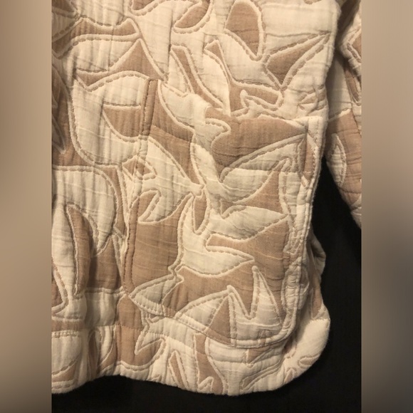 Beige Patterned Kimono Jacket
Universal Thread
OSFM ( one size fits most) - Picture 4 of 10
